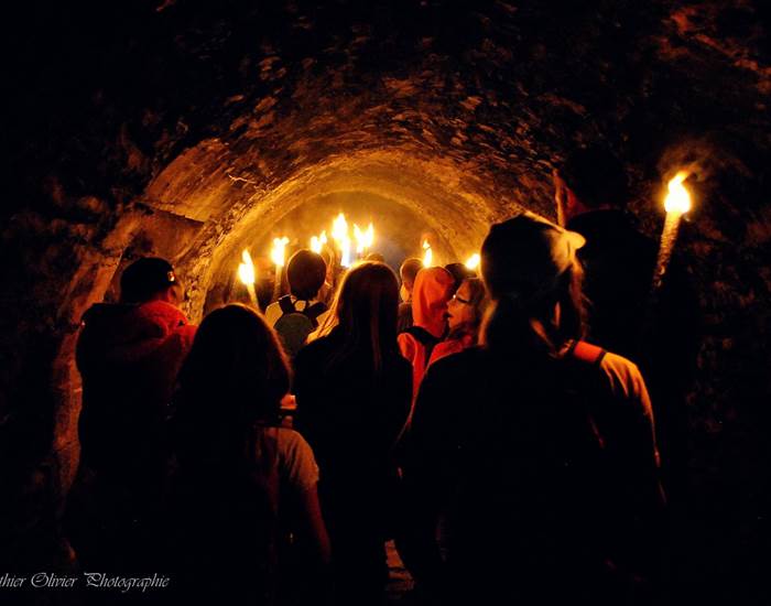 Visite nocturne aux flambeaux dans le château fort de Bouillon