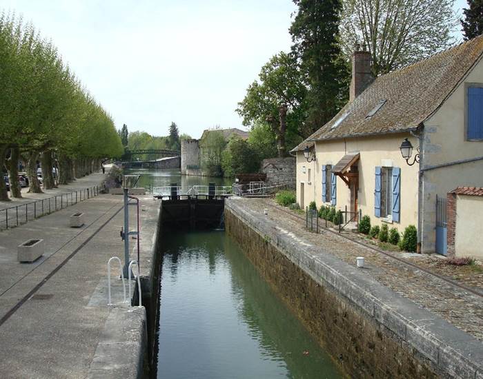 Canal de Briare (3 minutes à pied)