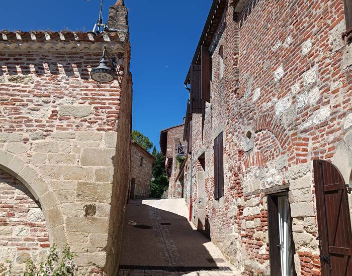 Gîtes, chambre d'hôtes et table d'hôtes gastronomique à Casteljaloux Lot et Garonne, piscine, jacuzzi et spa