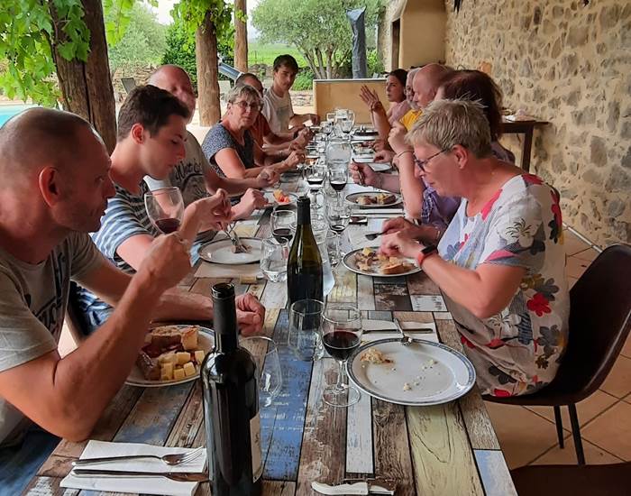 On se régale avec les bons produits locaux et les légumes du potager