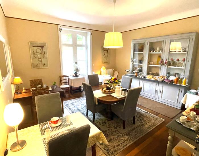 Salle du petit déjeuner-page