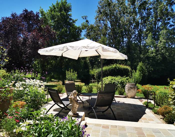 la-verrerie-d-ivoy-annexe-la-terrasse-