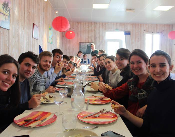 Repas dans Casastelle