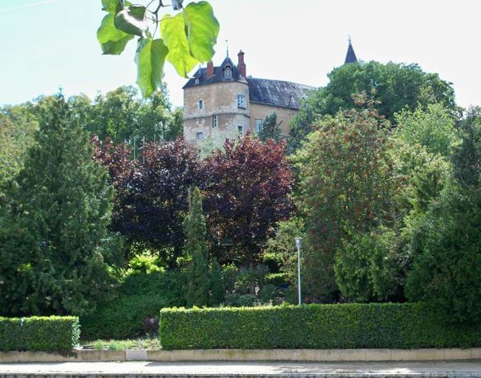 Château de Montargis (15 minutes à pied)