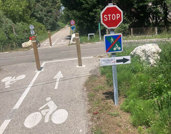 CHEMIN DIRECTION CAMPING