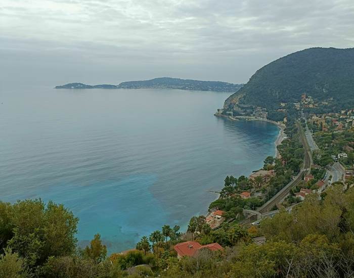 #SentierDeNietzsche #Eze #CôteDAzur #Randonnée #Philosophie #Nature #Voyage #VueImprenable #Inspiration
