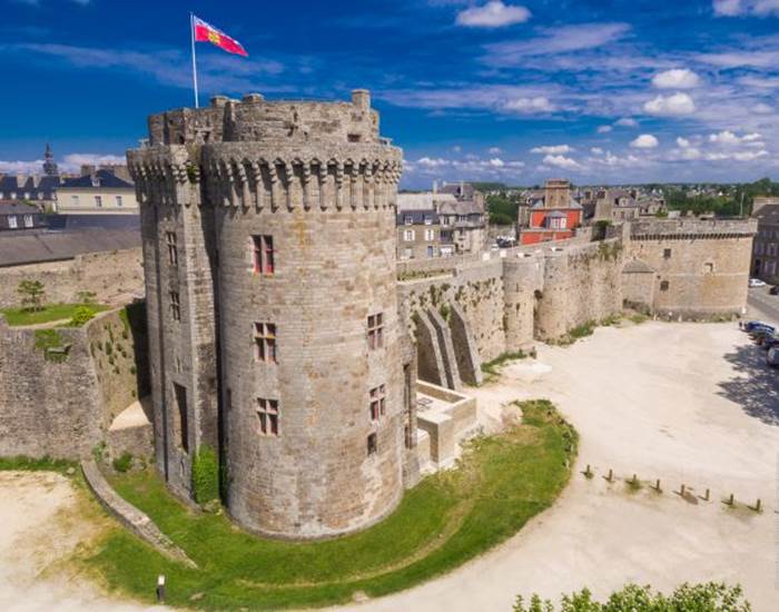 Château de Dinan et ses remparts