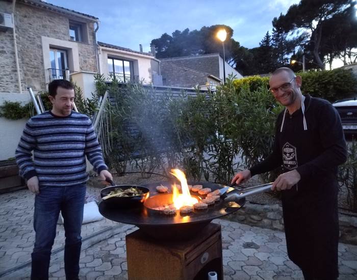 Hamburger de poulet à la table d'hôtes du Coq du Nord -Mailhac