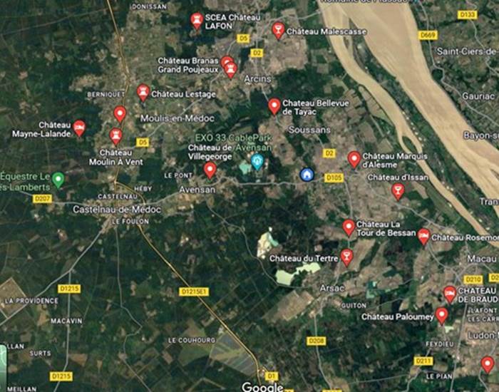 La route des Vins. Nous sommes idéalement placés au milieu des plus grand crus du monde.