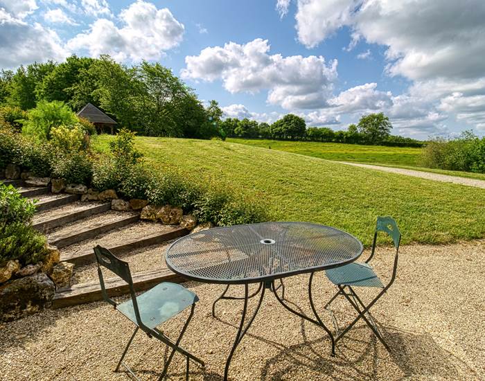 suite-de-l-atelier-avec-living-la-verrerie-d-ivoy