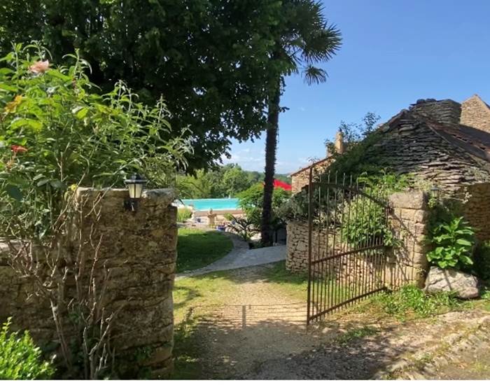 Portail d'entrée de la  Villa Lou Peyrol