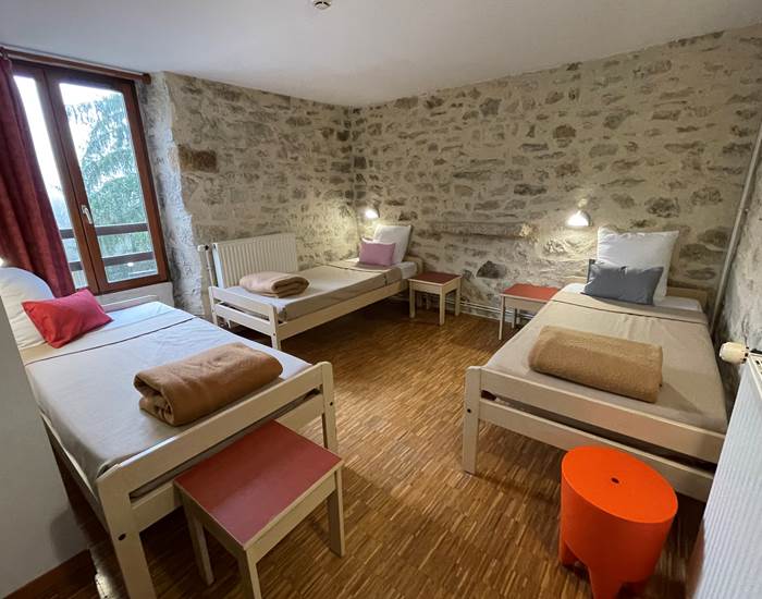Chambre triple Gîte d'étape Le Ty Bihui Vallée du Blavet