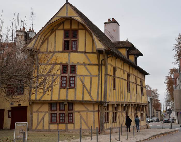Gite La Mélinothe à Paisy-Cosdon - Aube en Champagne - Maison typique du vieux Troyes