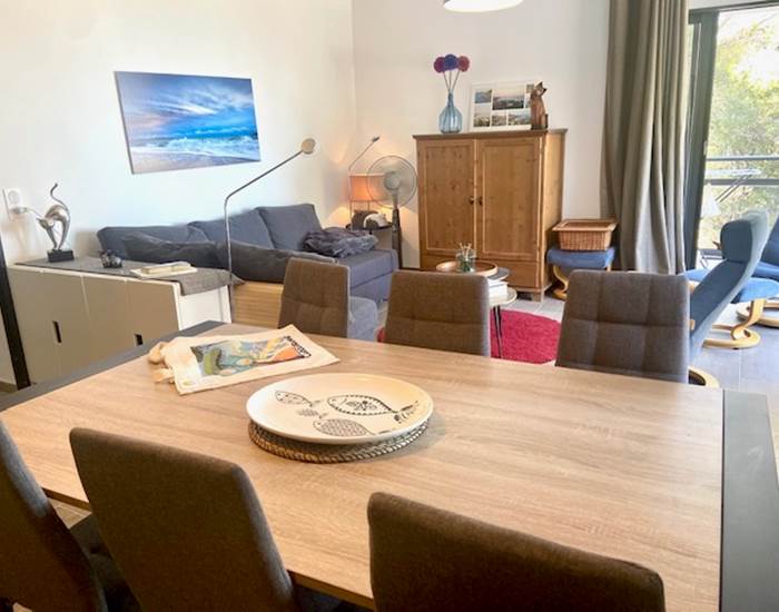 Séjour depuis l'espace repas