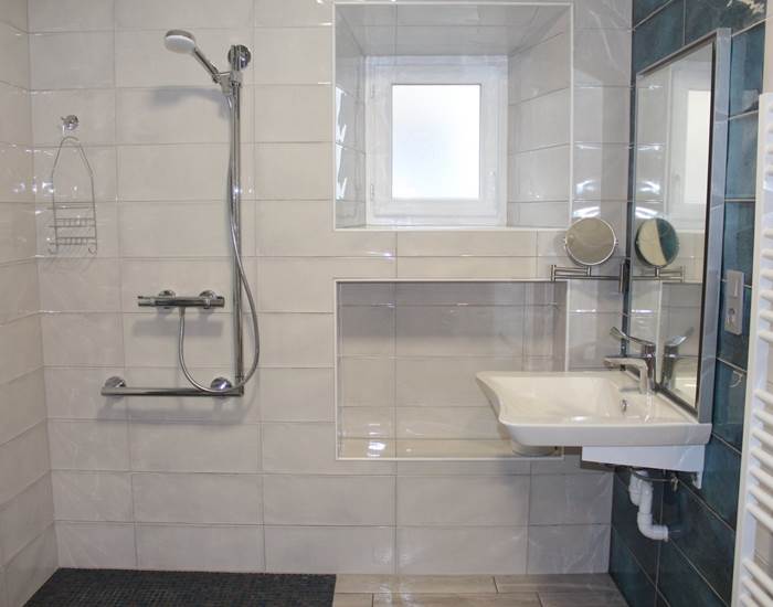 salle de bain PMR
