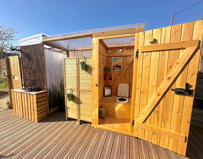Toilette sèche et douche