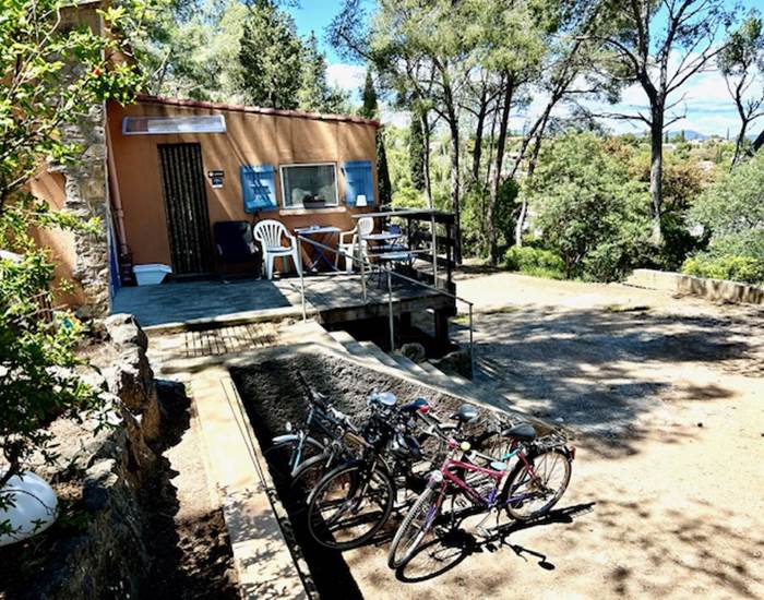 CABANON Terrasse vue mer et collines