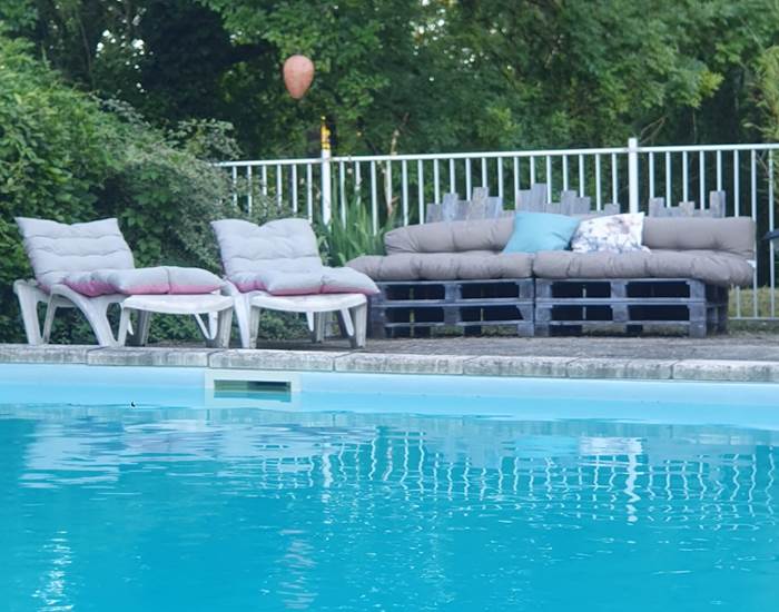 Yourte et piscine