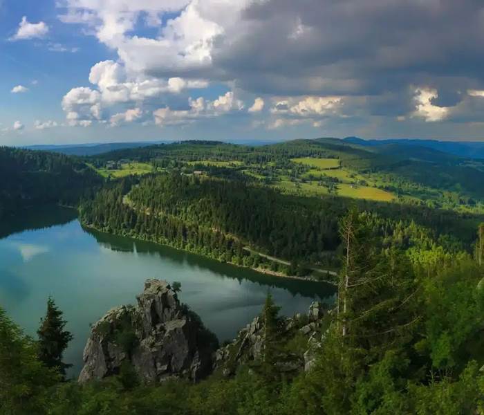 Vacances dans les Vosges : Détente, Nature et Logements insolites