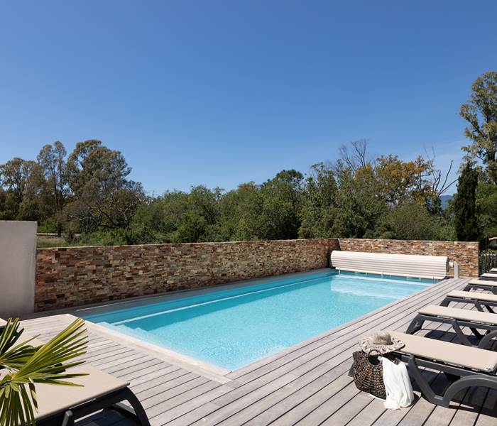 La piscine de la Résidence I Levri
