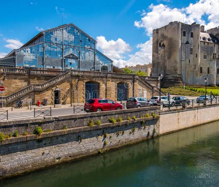 Niort - Le Donjon et les Halles