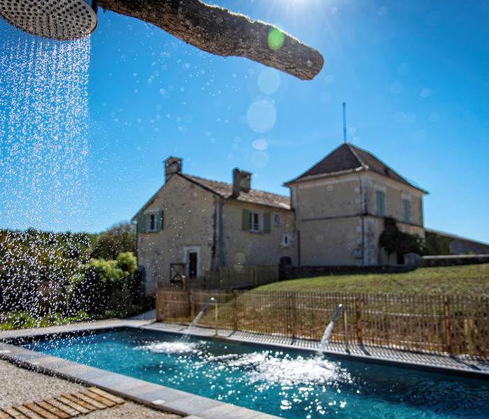 Piscine Chauffée 14 x 4 m | Volet Sécurité immergé | 2 cascades massantes