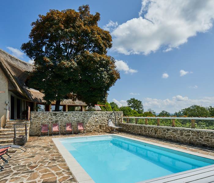 les bois de saint Auvent la piscine