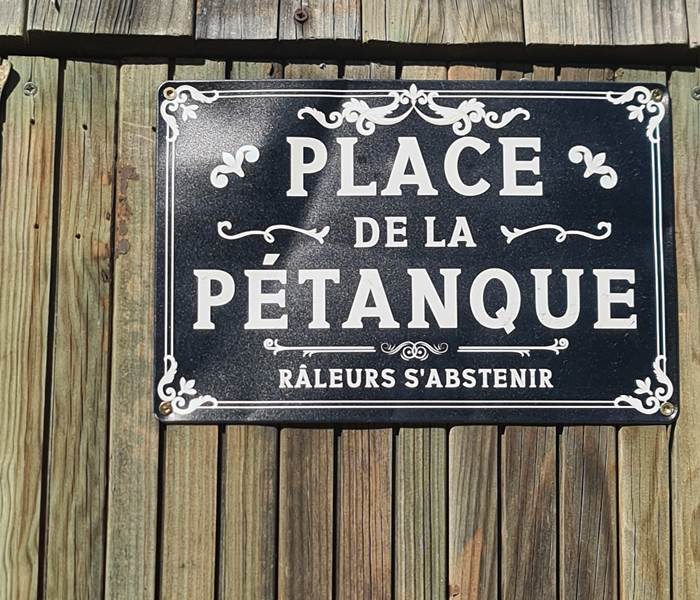 le terrain de pétanque pour de belles après midis