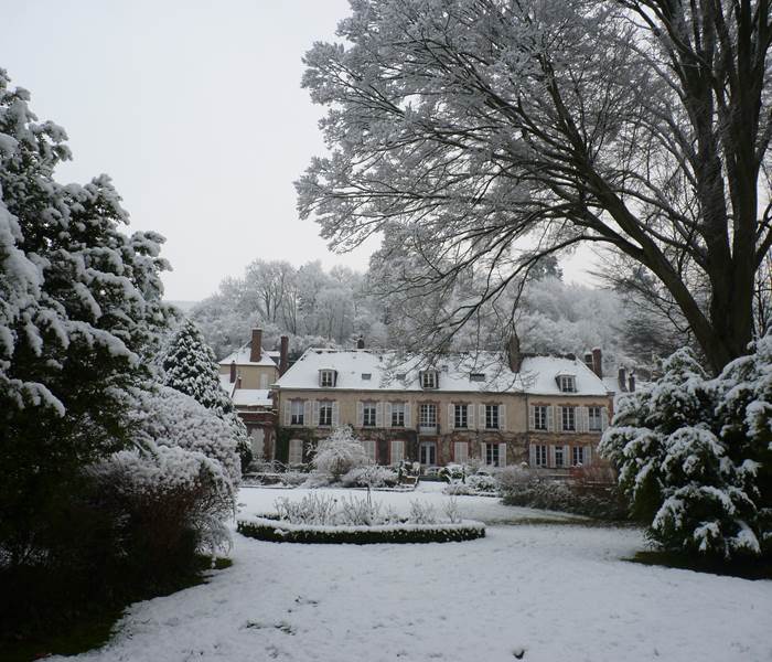 Vue du Clos et son parc sous la neige!