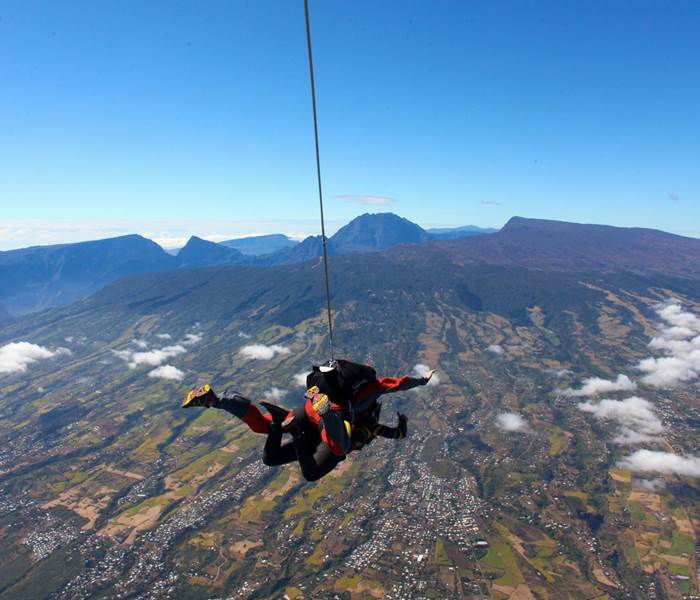 L'Orée du Maïdo - saut en parachute pour davantage de sensations fortes