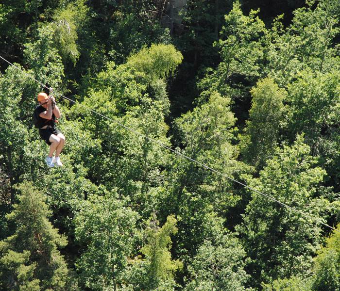 Les Chalets de la Margeride: Belle descente en tyrolienne