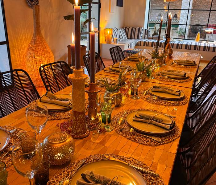 repas-convivial-table-dhotes