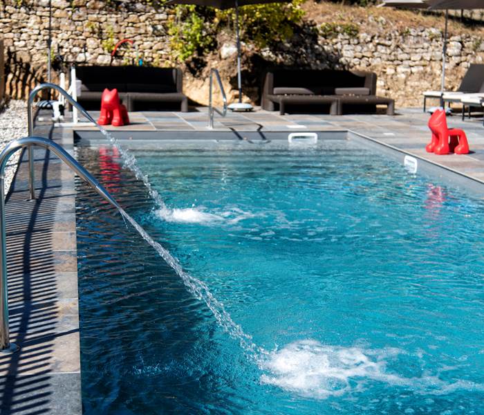 Piscine Chauffée 14 x 4 m | Volet Sécurité immergé | 2 cascades massantes