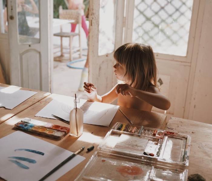 artiste en herbe ( by mamafolk-photography)