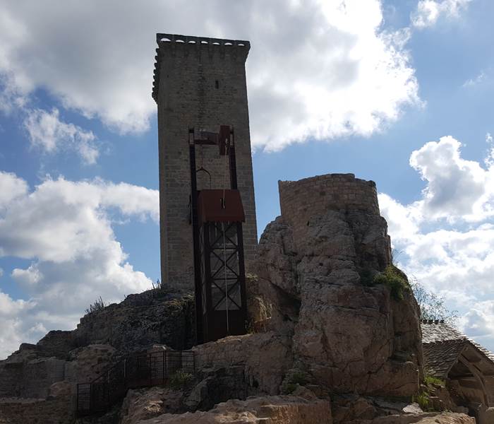 La fière Tour d'Apcher