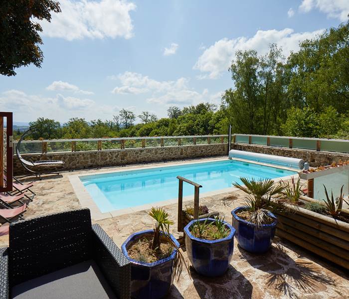 les bois de saint Auvent la piscine