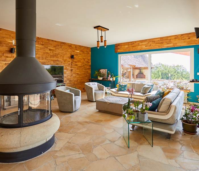 les bois de saint Auvent le salon