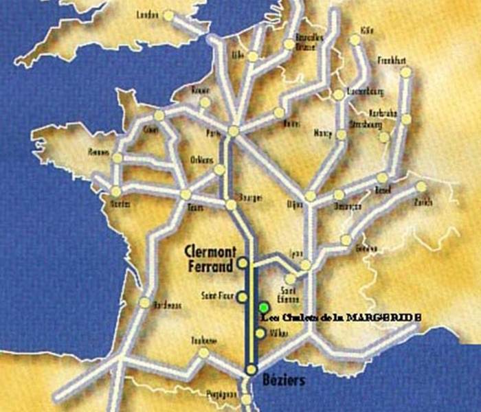 Les Chalets de la Margeride: AU CŒUR DU RÉSEAU AUTOROUTIER