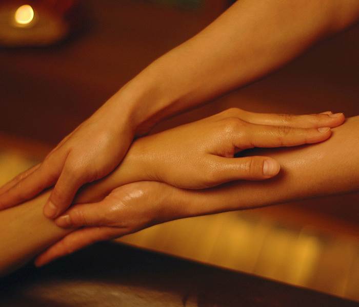 massage mains maison d'hôte bien être bretagne morbihan cure ayurvédique spa séjour repos ressourcement