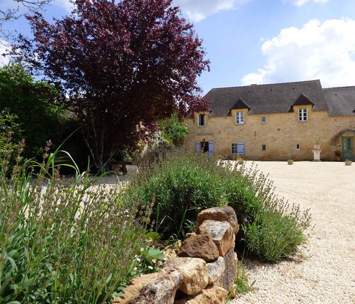 BRITAVIT Entrée et parking privé