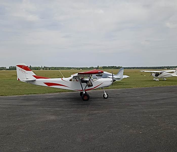 Avion à l'aérodrome du Gatinais!