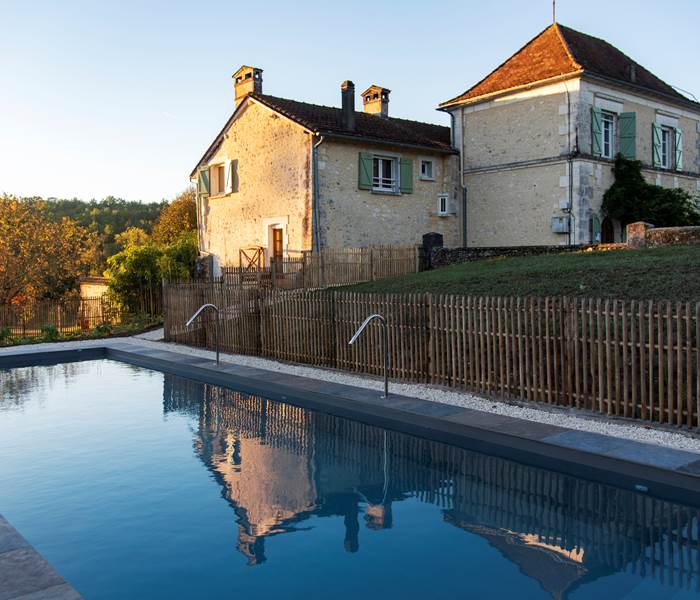 Piscine Chauffée 14 x 4 m | Volet Sécurité immergé | 2 cascades massantes