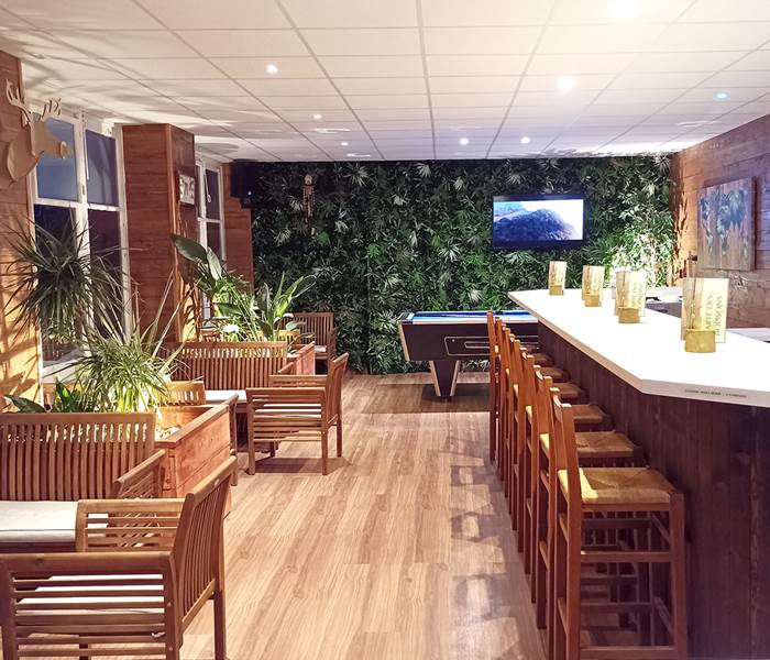 Bar lounge et billard