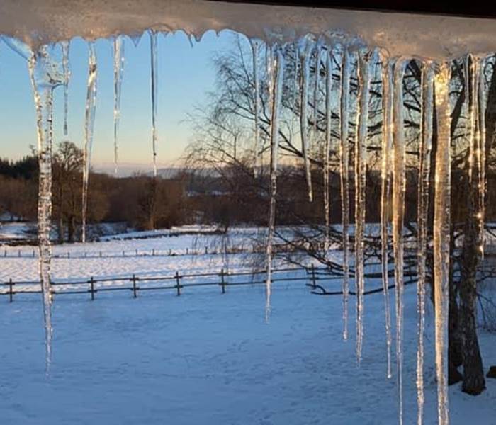 chambredhotes-paysagehivernal-stalactitesgeants-hautecorreze-cantal-puydedome