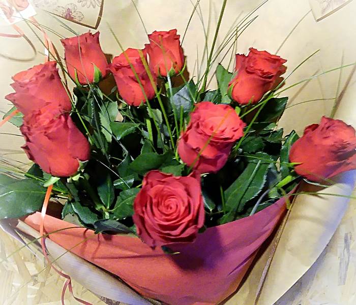 Bouquet roses + vase = 70€