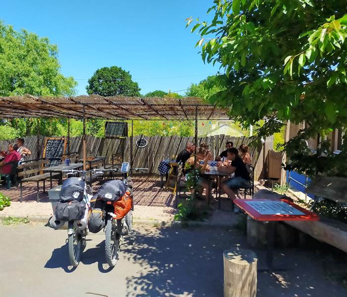 Bar terrasse canal d'ille et rance Ille flottante