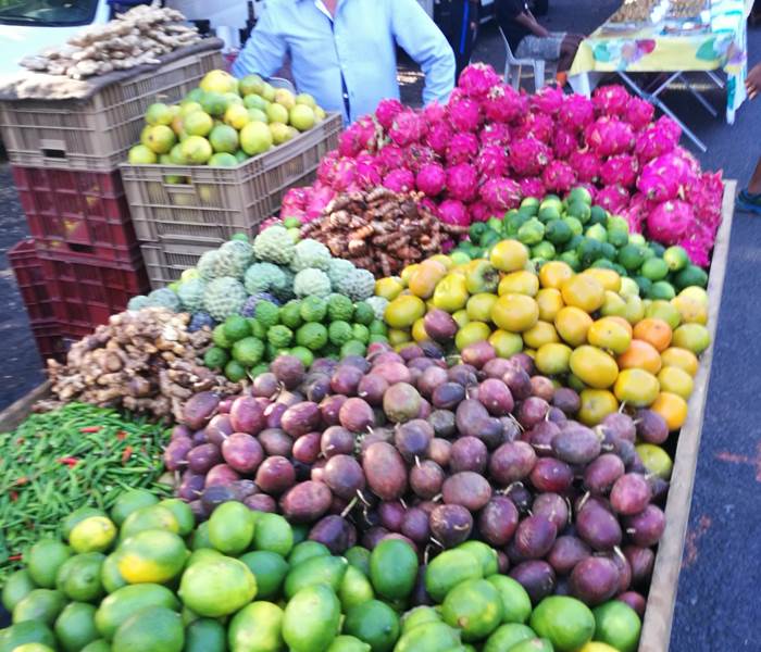 Sur le marché d'Etang Salé