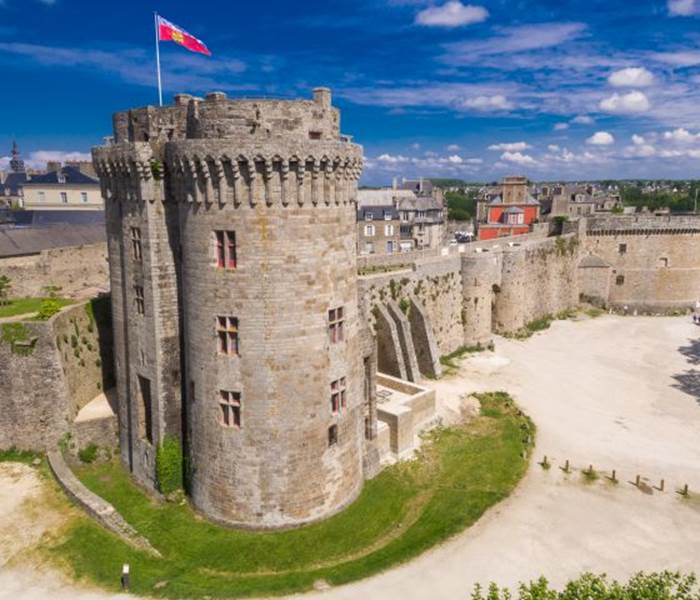 Château de Dinan et ses remparts