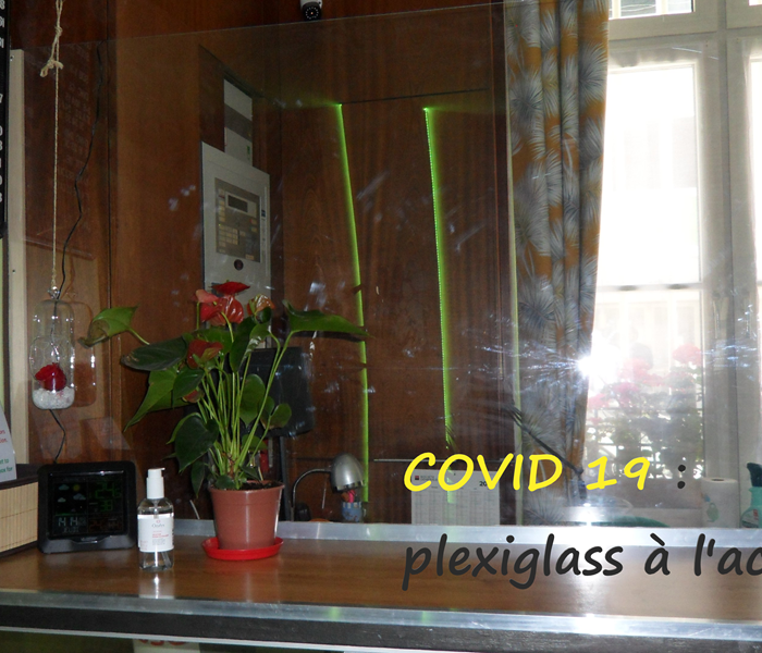 COVID 19 PLEXI A L'ACCUEIL