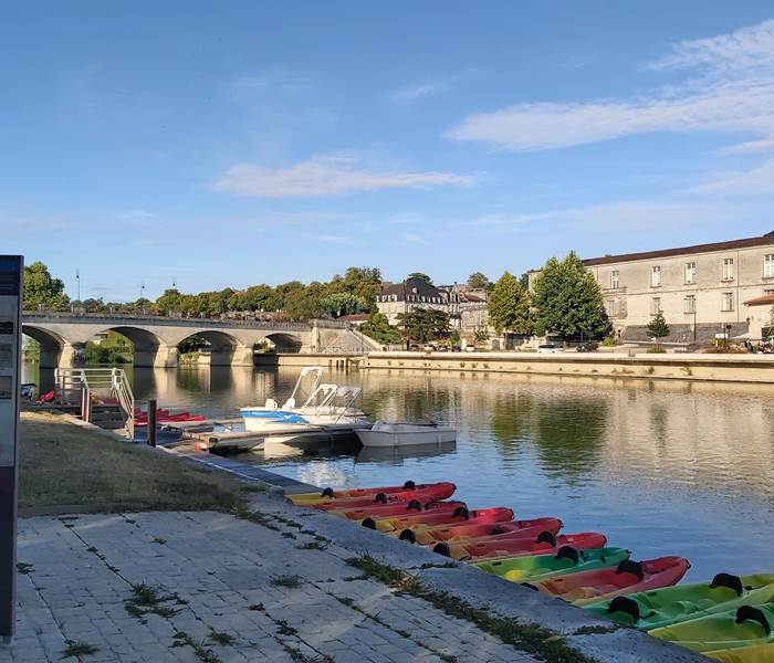 Le Pont de St Jacques, canoë sur la Charente